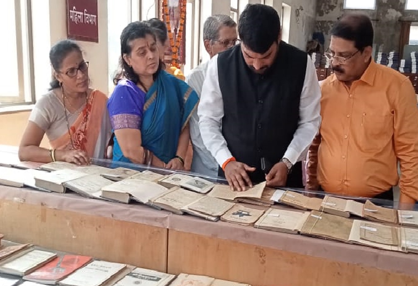 Sahitya Sandarshan at Mumbai Marathi Library Naigaon East on the occasion of Shiva Jayanti