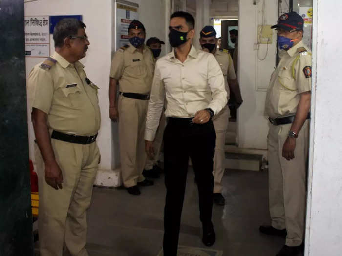 Sameer Wankhede interrogated by police for eight hours