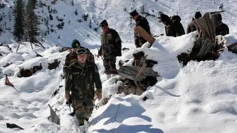 Snowstorm hits Kameng in Arunachal; 7 Army personnel trapped
