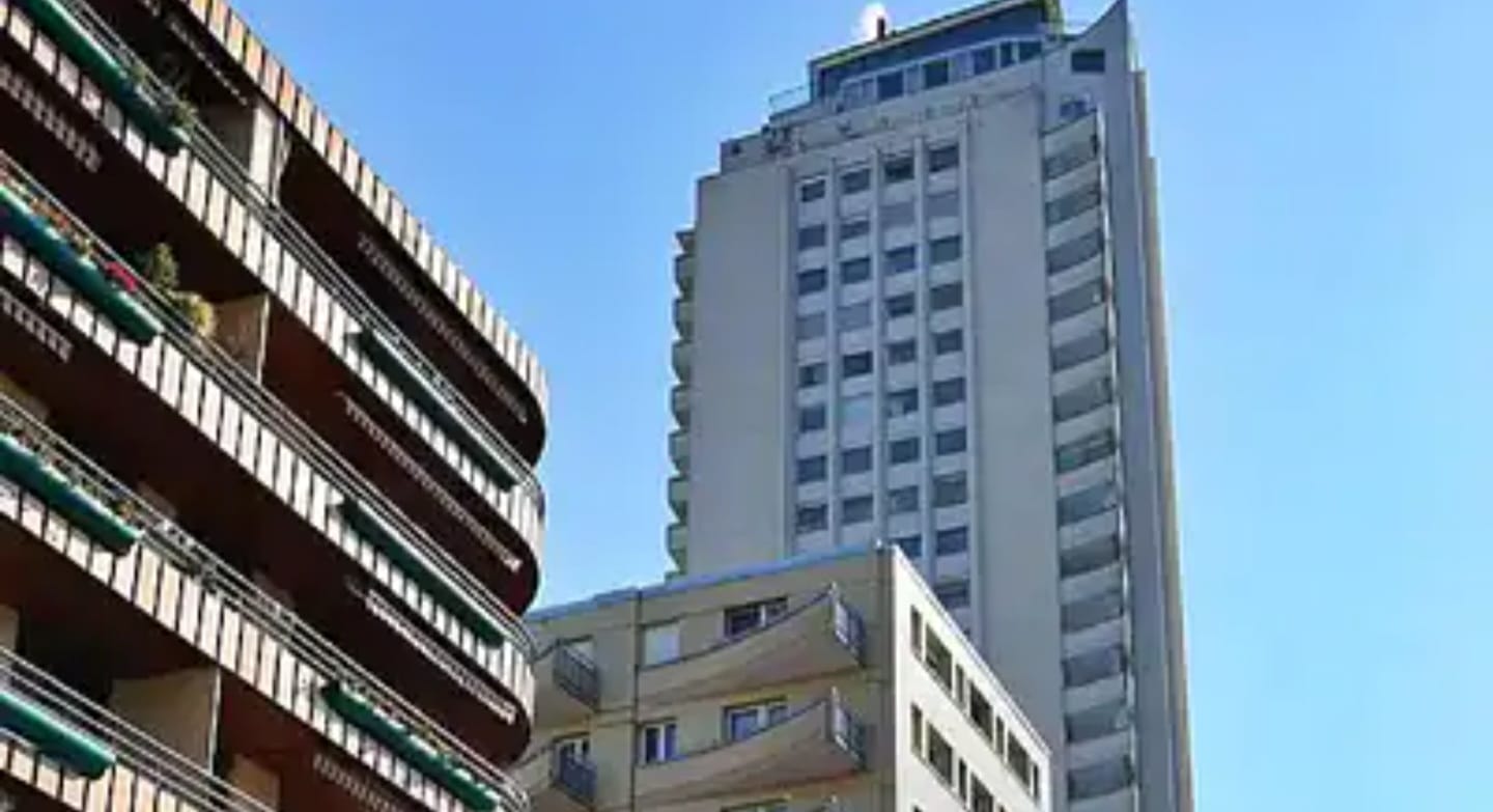 In Switzerland, a French family of five jumped from the seventh floor