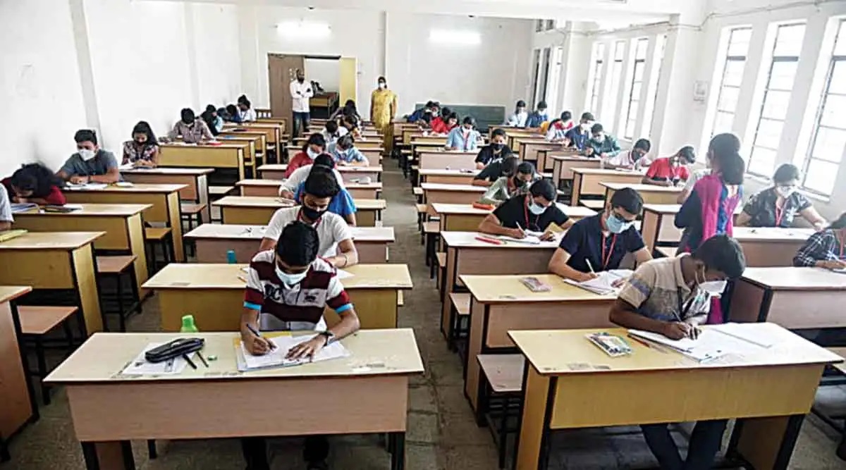 Mumbai: Board's 12th paper torn; Question papers found in the phones of the examinees