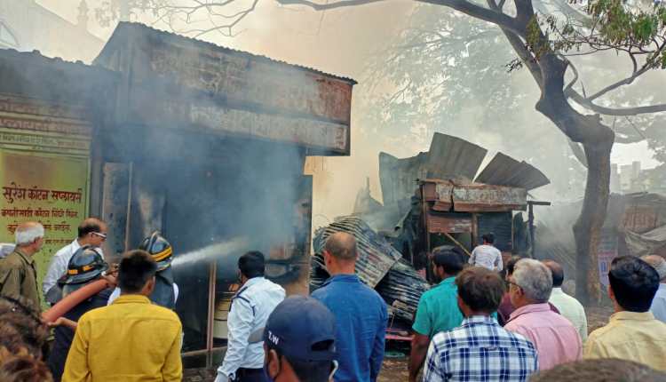 Five shops near Chinchwad railway station set on fire, four bombs rushed to the spot