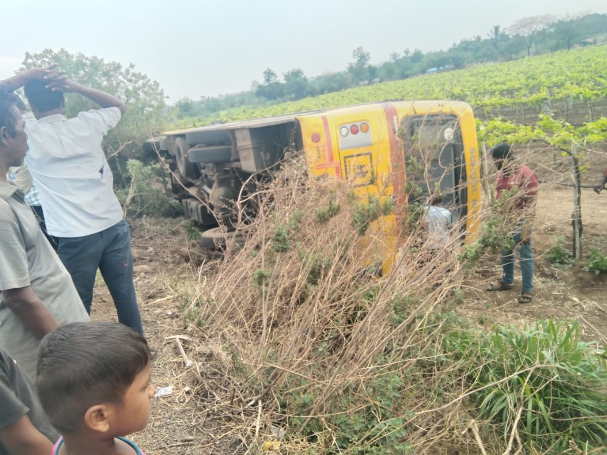School bus overturns, 5 students injured