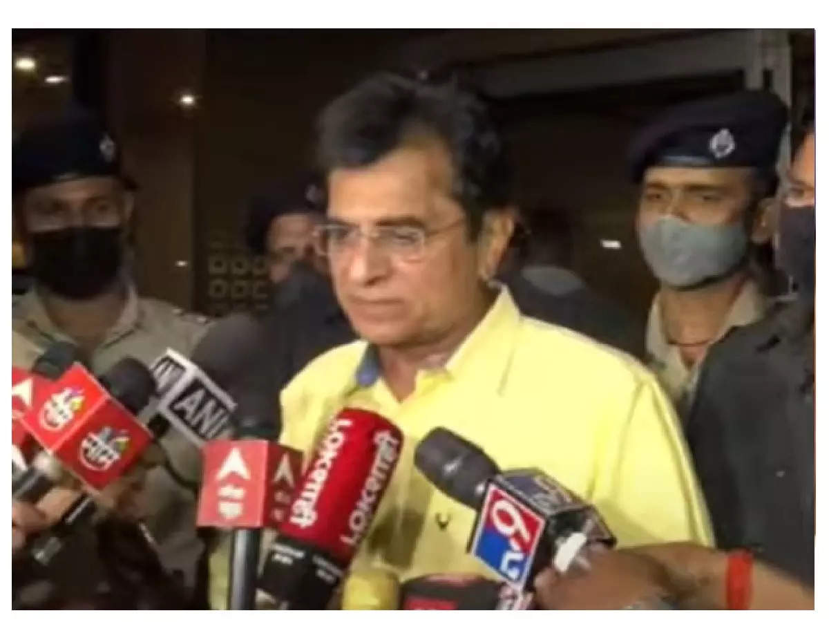 Somaiya arrives in Mumbai as soon as he gets bail, warns CM from airport