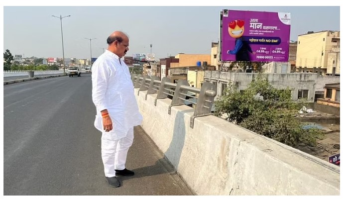 Fact check: Are the safety barriers on Bhosari flyover as per rules?