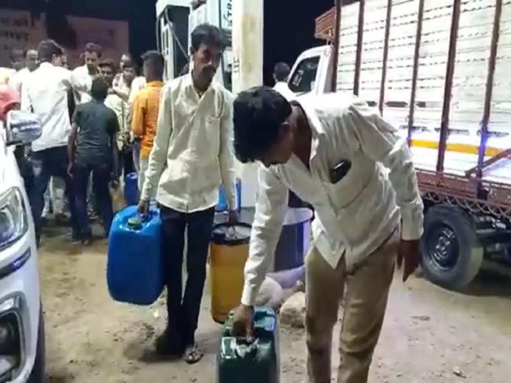 Midnight citizens swarm over talk of running out of petrol-diesel;  The pump driver made a 'hey' appeal