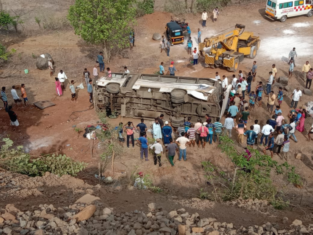 Three killed, 20 injured in bus accident in Ghonse Ghat of Raigad