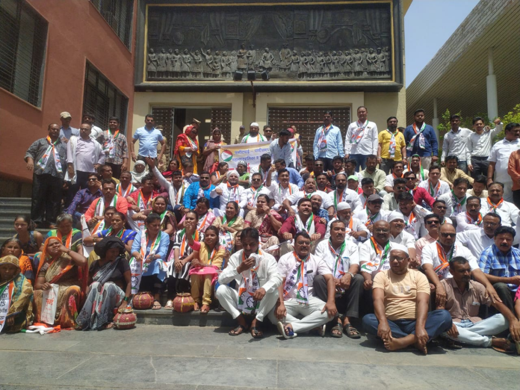 Water issue flared up, NCP's pot morcha on Dhule Municipal Corporation