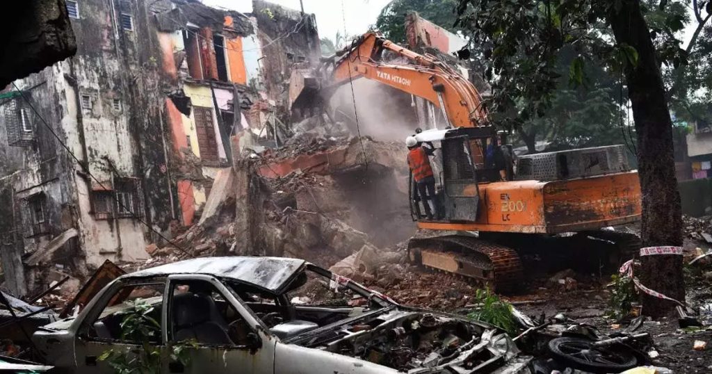 800 people have died in dangerous building accidents in Mumbai in the last 50 years