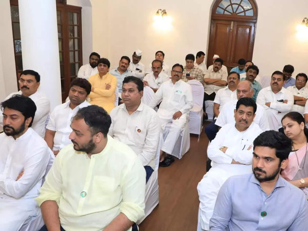 Congress issues edicts for MLAs; Mahavikas Aghadi government in crisis