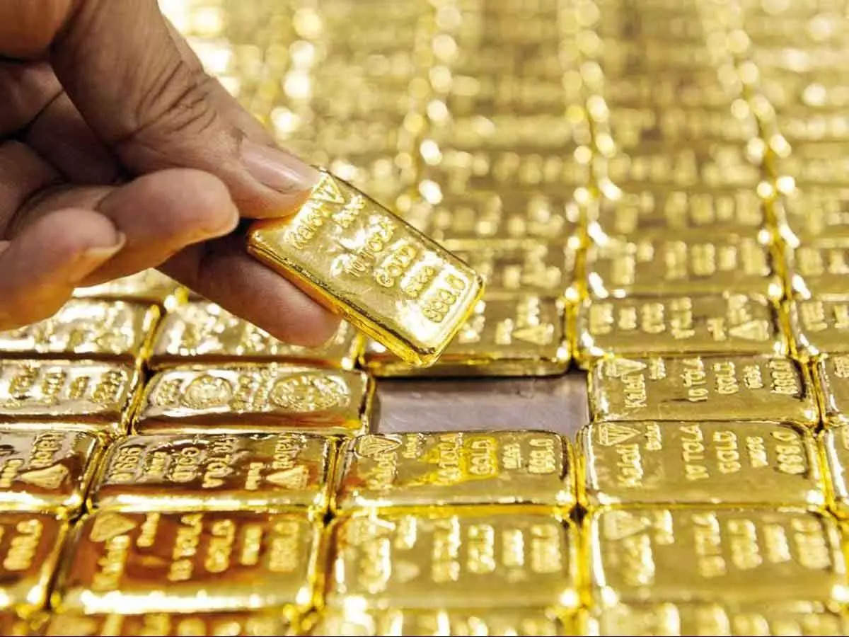 Exciting! Fraud of Rs 4 lakh from four strangers for giving fake gold