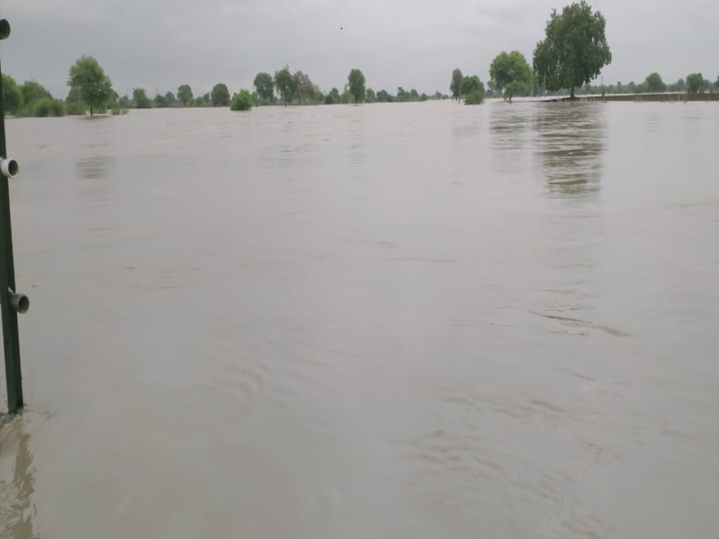 Heavy rains in Akola flooded the river, cutting off communication between 'these' villages;  Warning of heavy rains till July 1