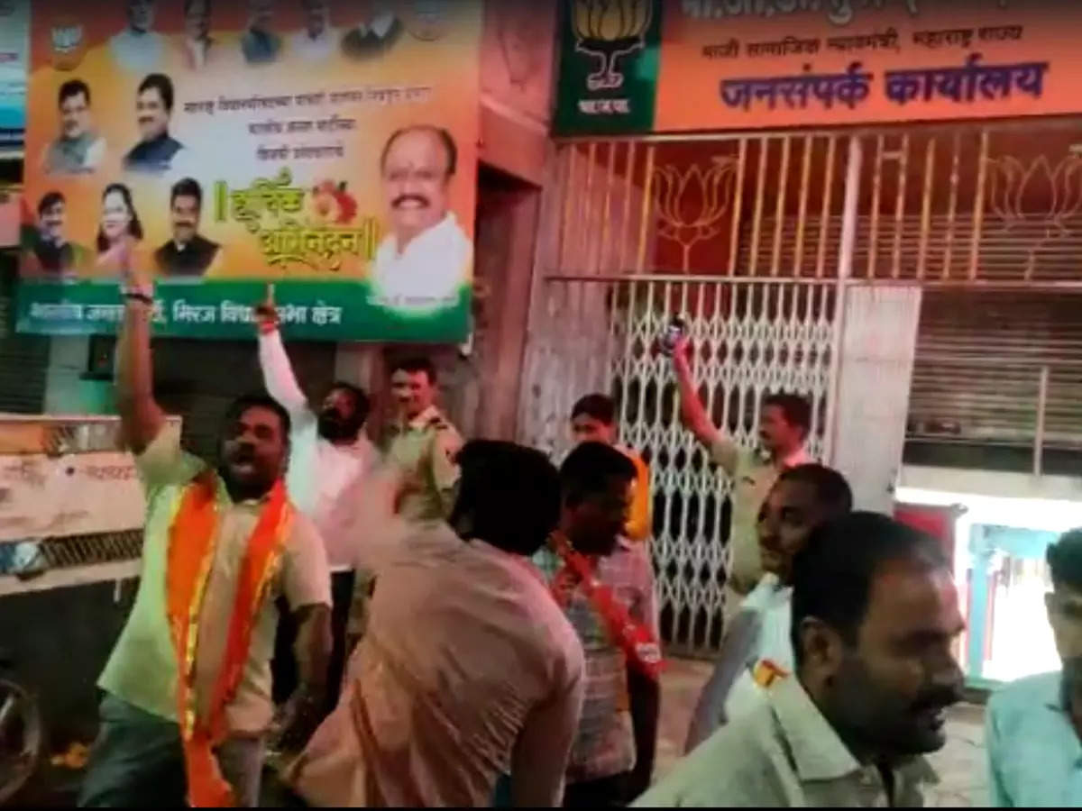 Shiv Sena workers angry in Miraj, watermelon throwing agitation at BJP MLA's office