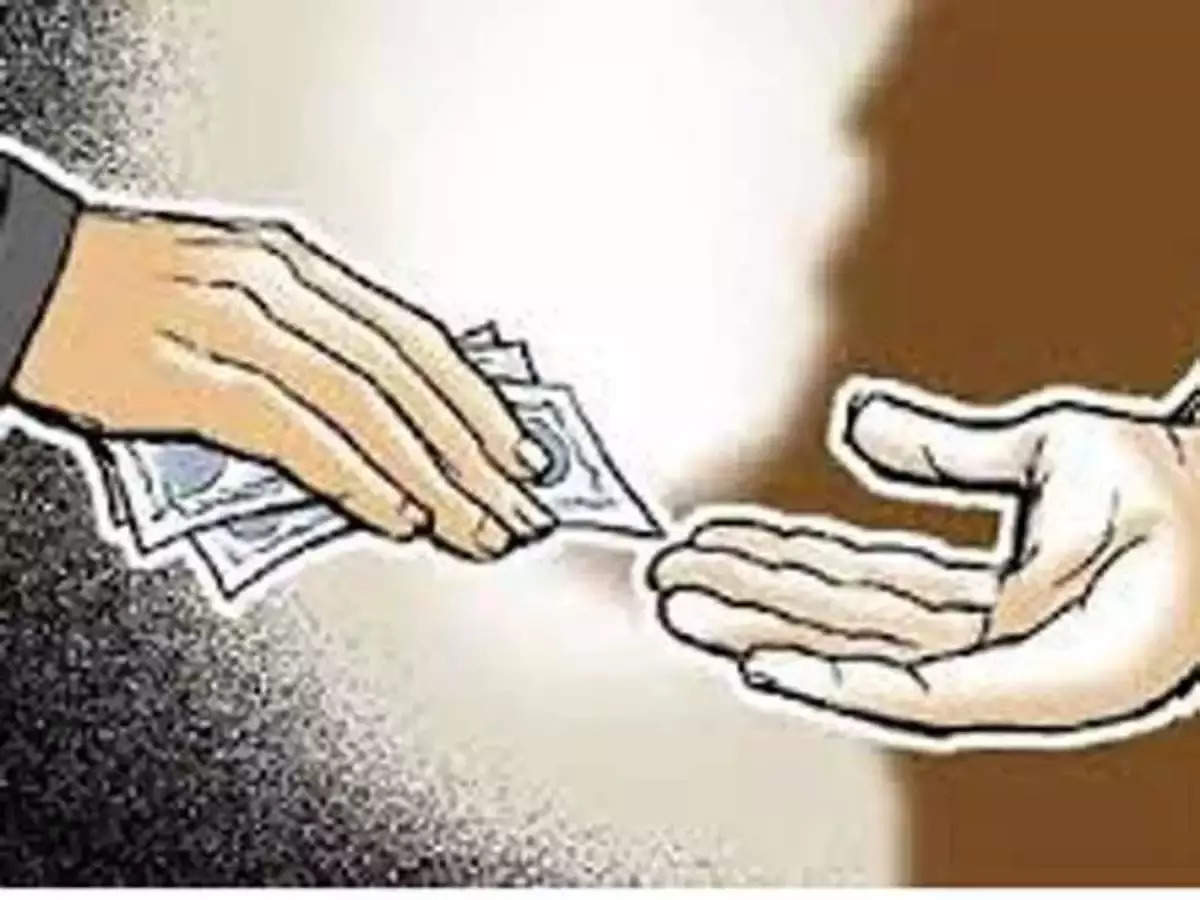 Revenue department tops bribery in the state; What is the number of Maharashtra Police?