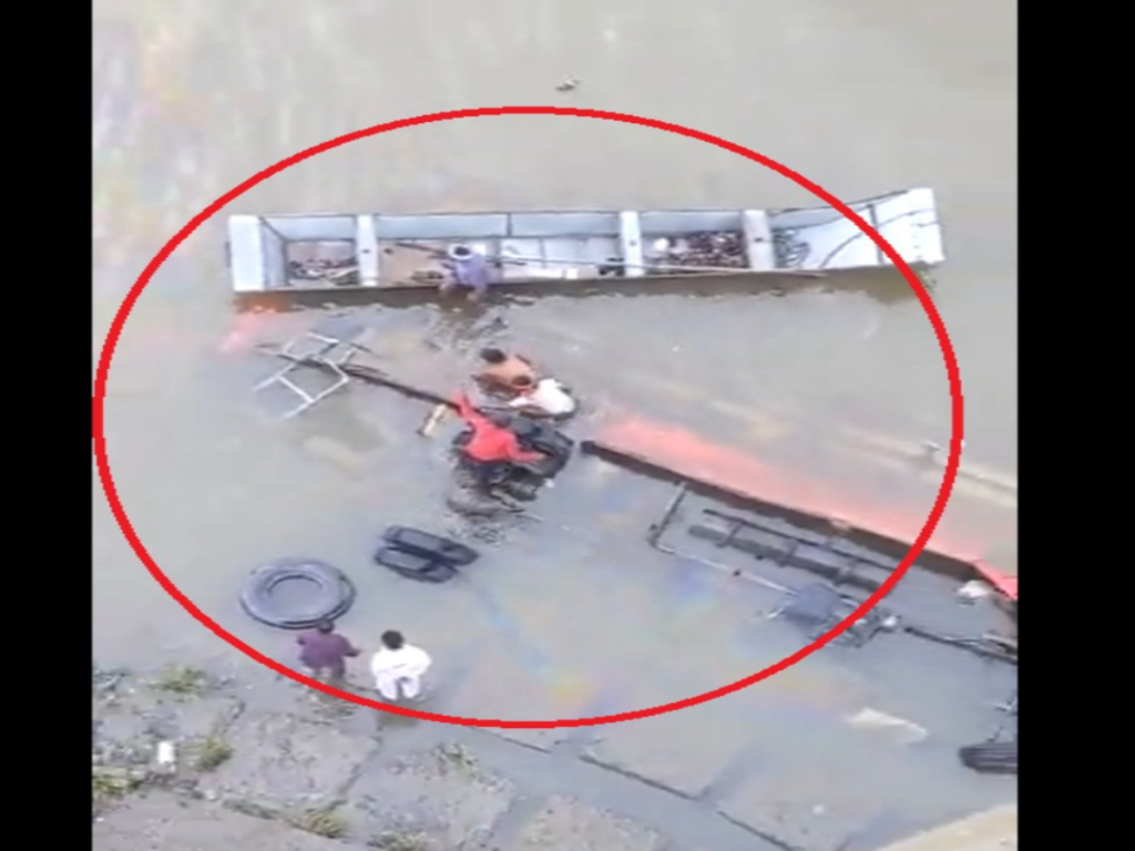 BREAKING: Bus coming from Indore to Pune falls into Narmada river, 13 dead