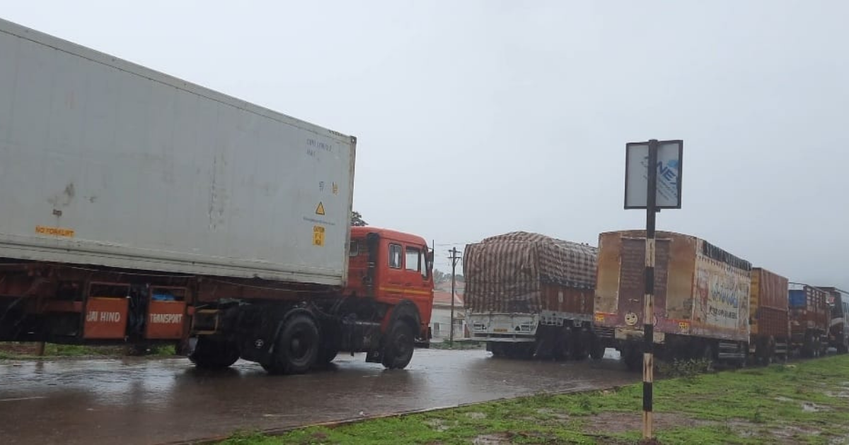 Heavy rains continue in the state: Major traffic jams on Mumbai-Goa highway, queues of vehicles