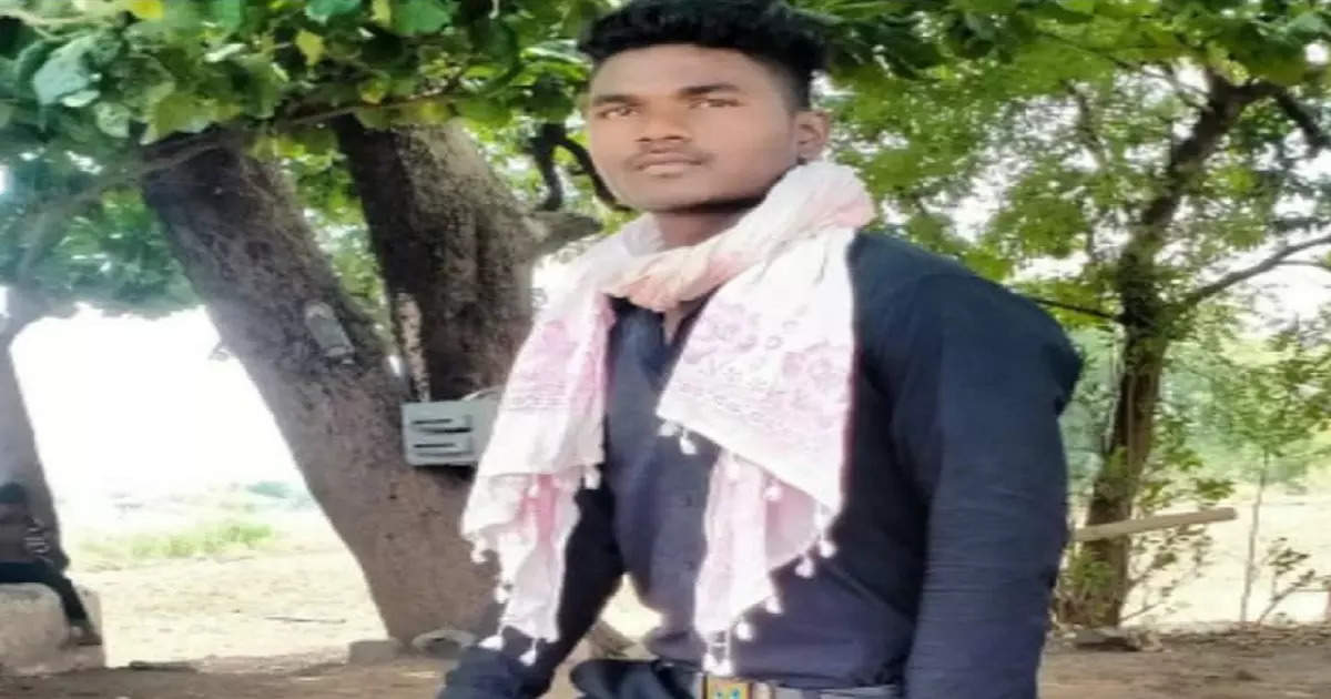 A 22-year-old youth from Sunasgaon committed suicide under a running train near Asoda railway gate in Jalgaon taluka