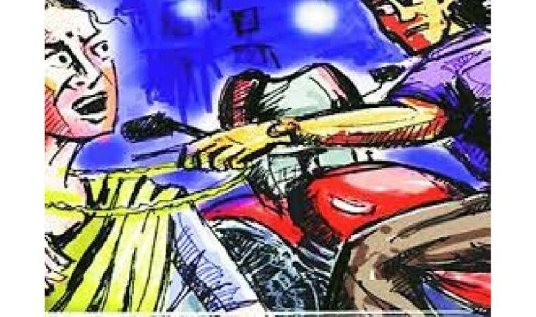 Women injured by gold chain thieves, two incidents on the eve of Navratri; Panic among the women of Ambernath