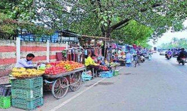 There are about one lakh hawkers in Mumbai, out of which only 15,000 are recognized