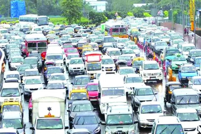 Ambulances and fire brigade vehicles will get rid of the traffic jam problem in Mumbai