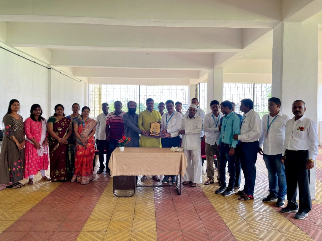 Celebrating 'Teacher's Day' at municipal school in Kudalwadi, initiative of Dinesh Yadav