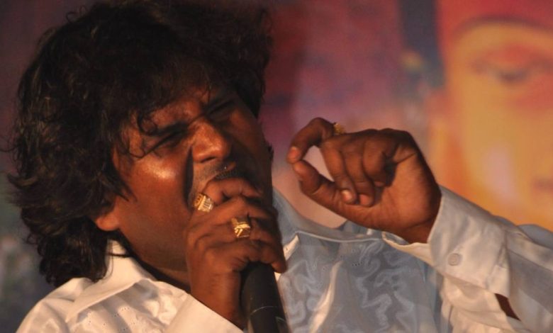 Marathi singer cheated by fake IPS officer
