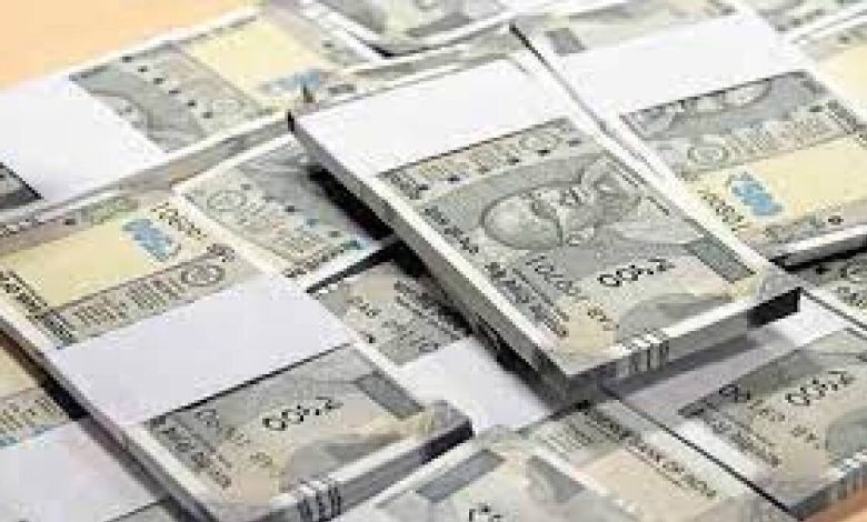 Fake notes of five lakh seized from idli seller in Nashik