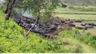 Hydrogen cylinder explosion after vehicle accident near Manmad