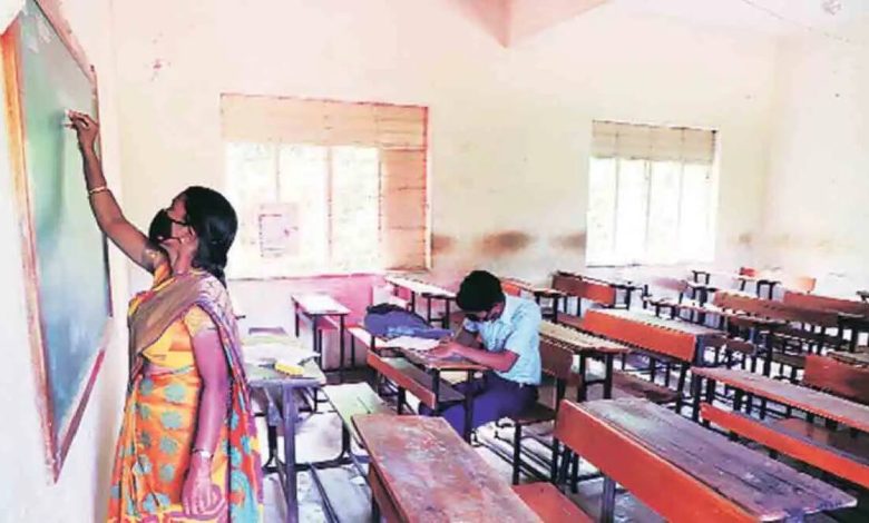 Divyang teachers have not been paid for five months, Diwali in darkness