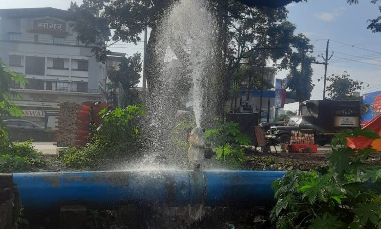 Water pipe burst on Shilpata road
