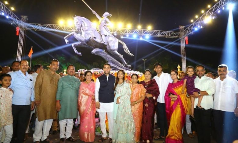Equestrian statue of Shivaji Maharaj in Thergaon lit up with Yuva Sena's 'Shiv Dipotsava'