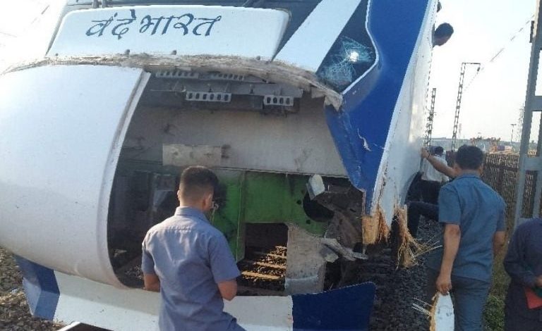 Another accident of Vande Bharat train, the engine broke down after hitting a cow