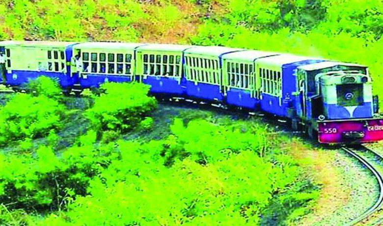 Neral – Matheran mini train back on track