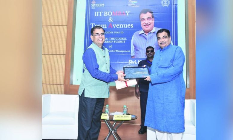 Connected people are the wealth of politicians, entrepreneurs - Nitin Gadkari