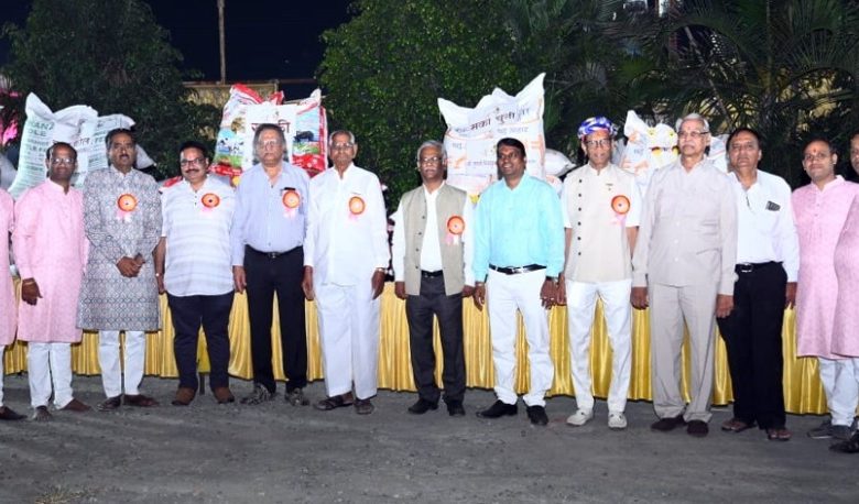 Distribution of fodder to 51 cowsheds, Gau-Annakot