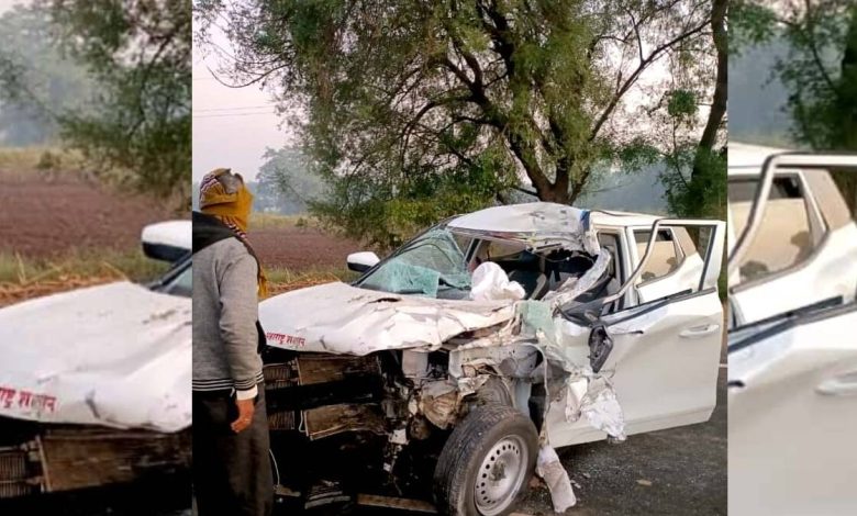 A terrible accident took place near Bhone Phata in Dharangaon taluk around 6 am on Wednesday morning