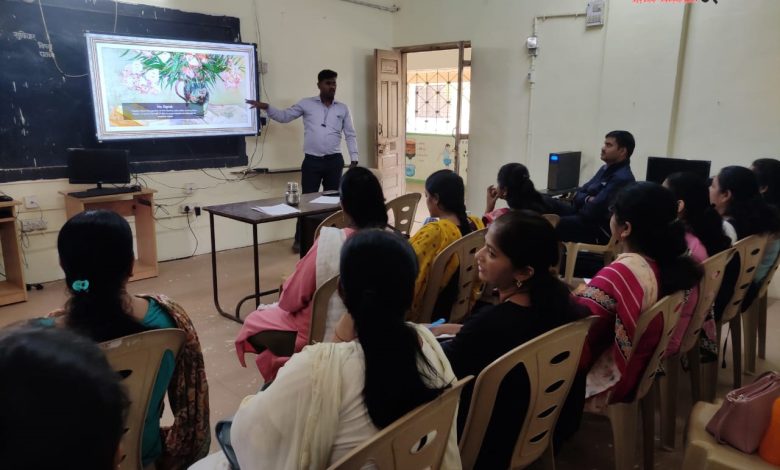 Under the Municipal e-Classroom project, teachers from 100 municipal schools received technology training