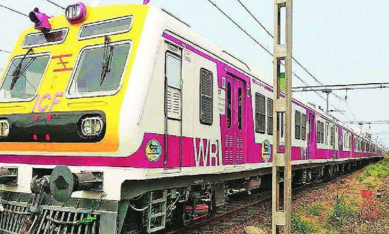 Western Railway traffic disrupted, delaying Mumbaikars going to work