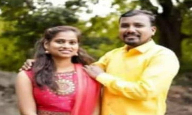 Husband commits suicide as his pregnant wife dies in front of his eyes