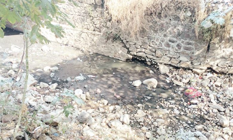 Drainage line worth ten crores, still sewage in the stream!