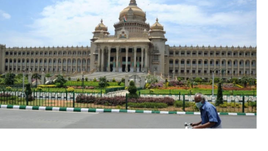 Uproar over hanging Savarkar's photo in Karnataka Legislative Assembly, Congress protest