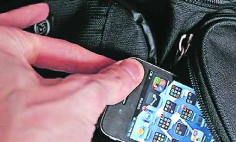 Six mobile phones were stolen directly from the court premises