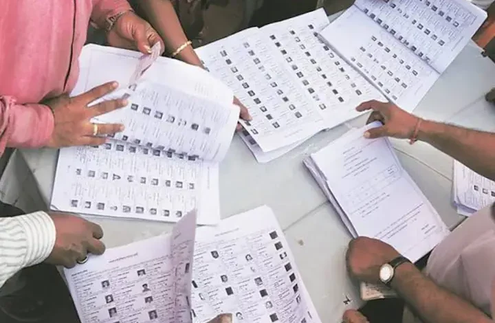 Names of voters missing from voter list in Kalyan-Dombivli