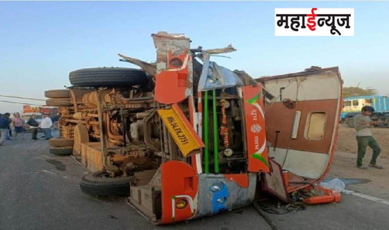 Oh Terrible: Terrible accident on Sinner-Shirdi route, private bus-truck collided head-on, 10 passengers died