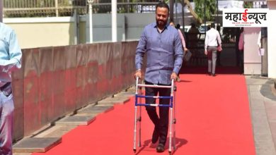 Jayakumar Gore attended the convention with the help of a walker