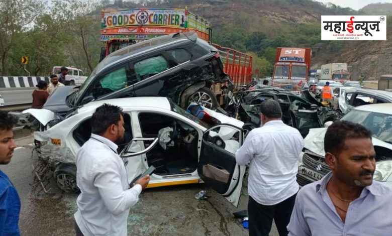 Horrific accident involving 12 vehicles on Pune-Mumbai Expressway