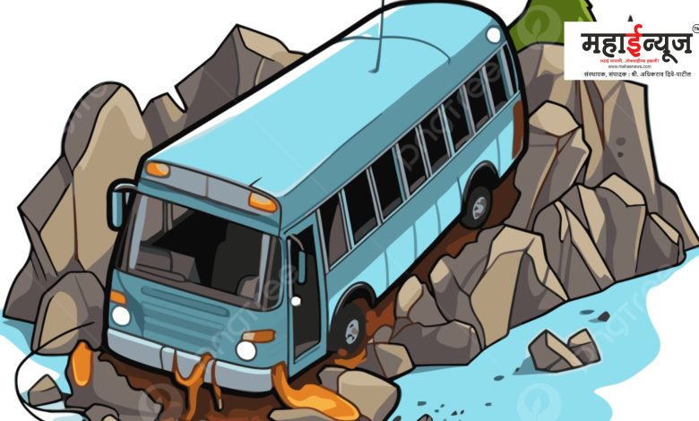 A bus fell into a 50 feet ravine in Varandha ghat, the driver of the bus died on the spot