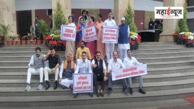 Savarkar insulted by Congress leader; BJP's protest in Vidhan Bhavan area
