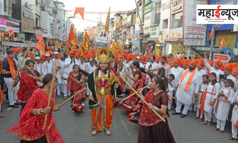 Huge crowd of Ram devotees during procession in Pimpri