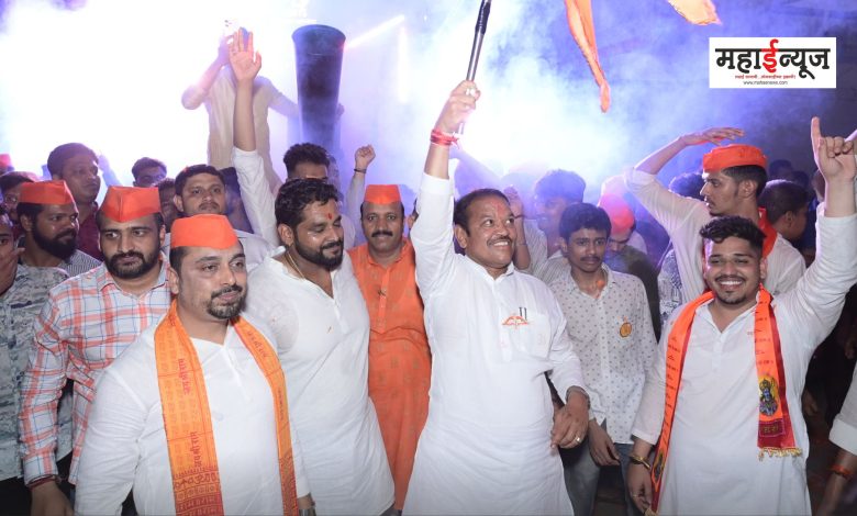 Dancing the saffron flag, MP Barne participates in Shri Ram Navami Shobhayatra